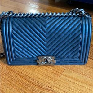 Chanel Boy Navy Wrinkled Chevron Old Medium calfsk